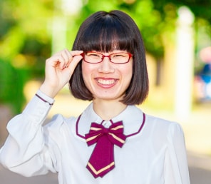たかまつなな